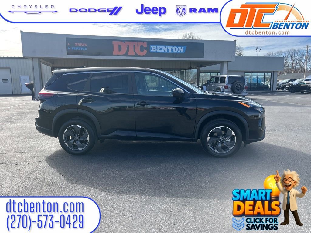 Used 2025 Nissan Rogue SV image 3