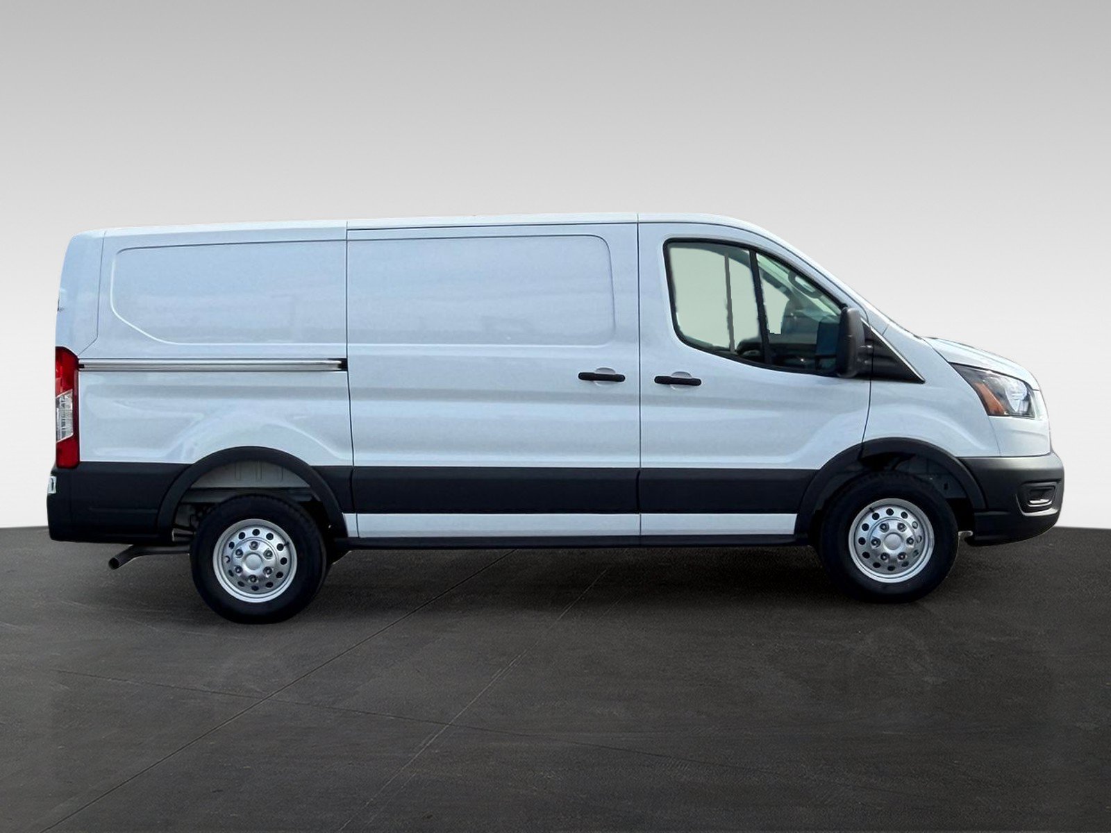 Used 2025 Ford Transit 150 Low Roof AWD image 4