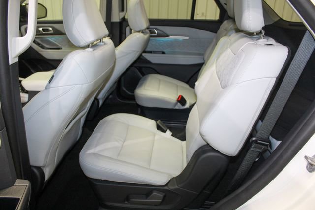 Used 2025 Ford Explorer Platinum w/ Ultimate Package image 15