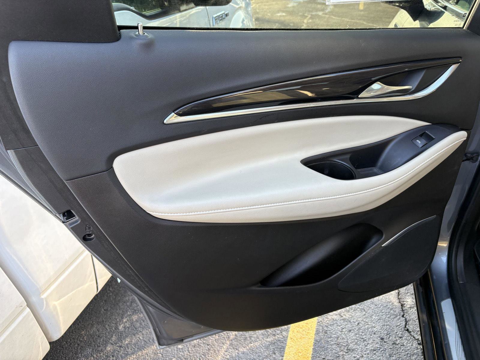 Used 2021 Buick Enclave Premium w/ Sun and Sites Package image 14