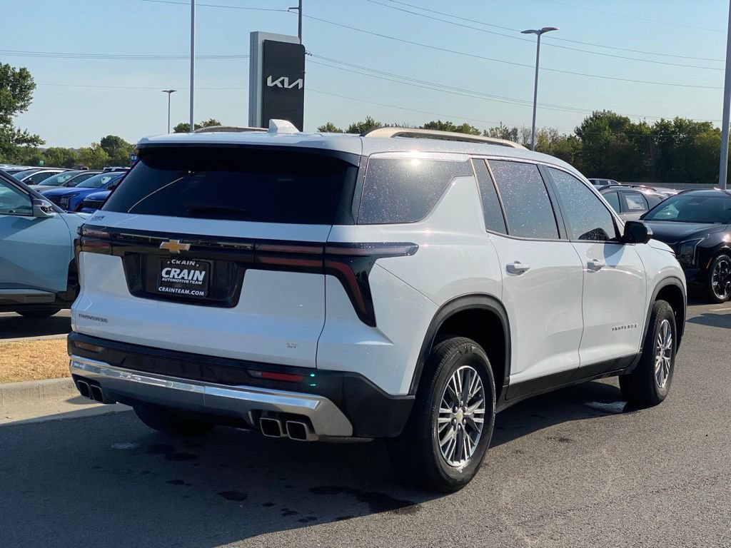 Used 2024 Chevrolet Traverse LT FWD image 7