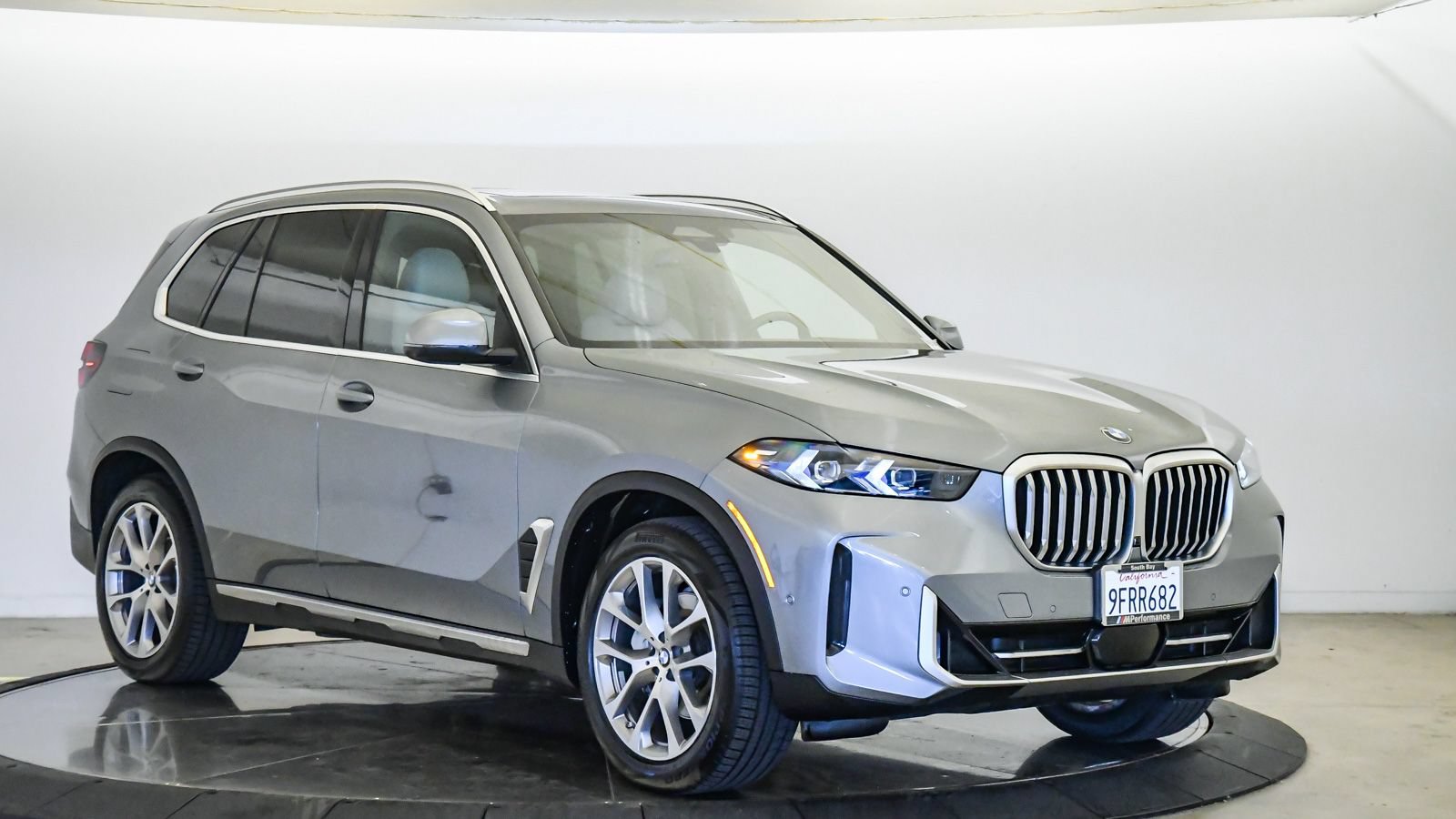 Certified 2024 BMW X5 xDrive40i w/ Premium Package AWD/4WD image 6