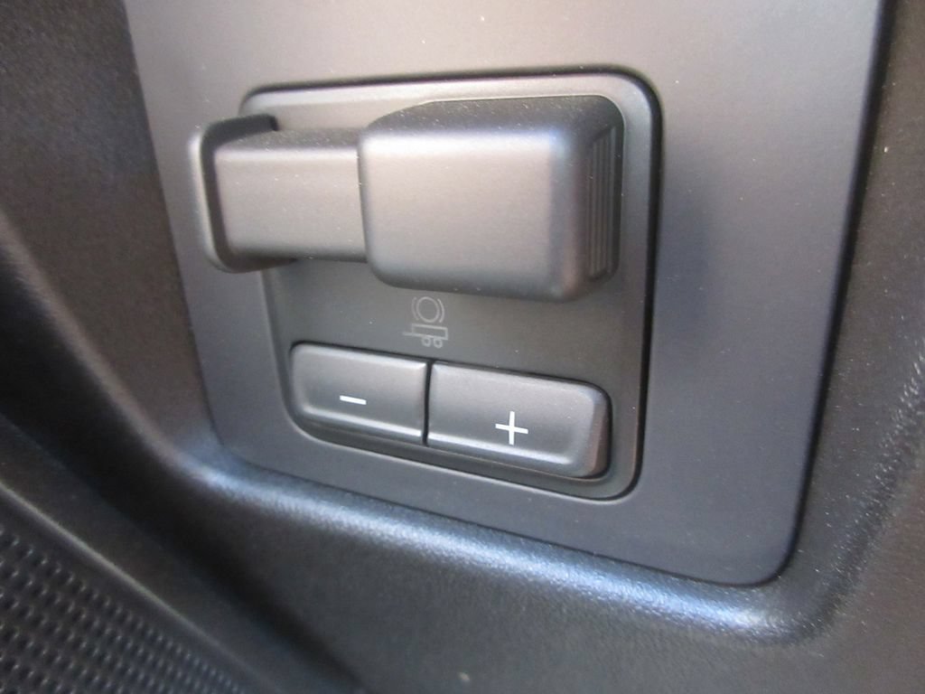 New 2026 GMC Canyon AT4 w/ Technology Plus Package AWD/4WD image 19