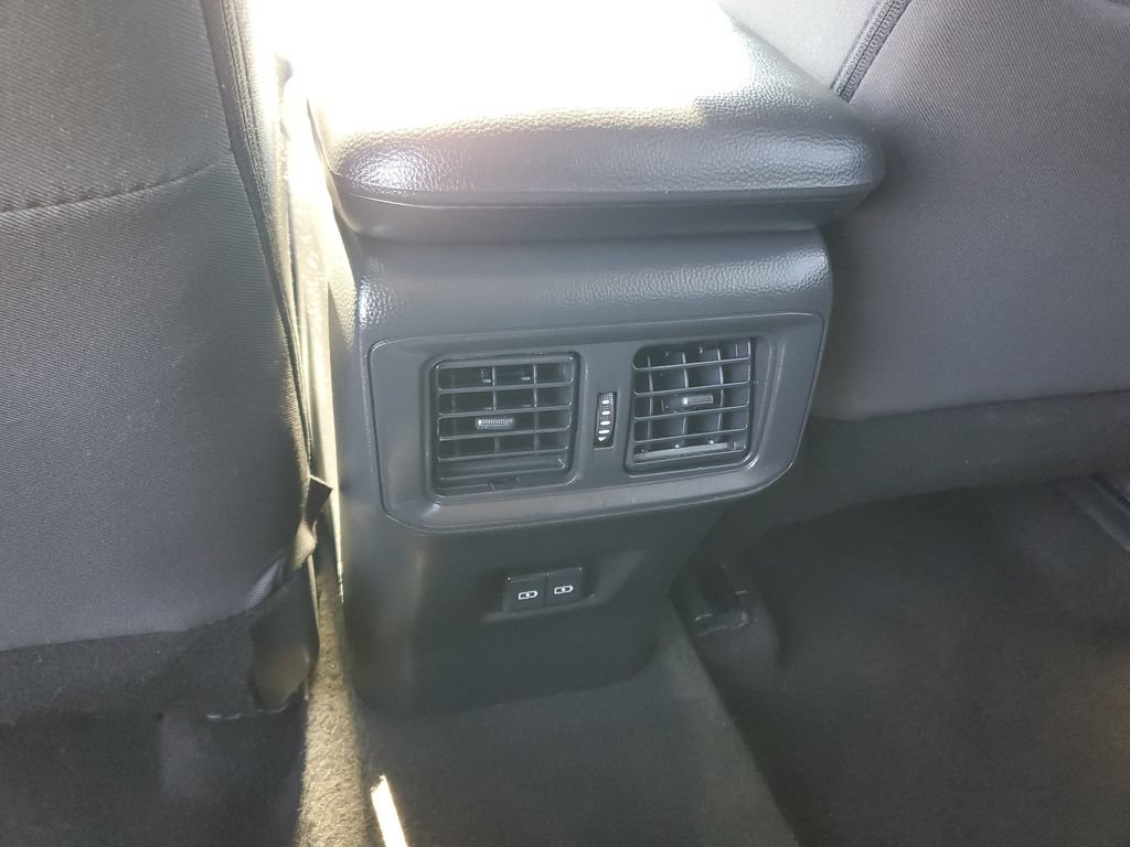 Used 2023 Toyota RAV4 XLE AWD/4WD image 15