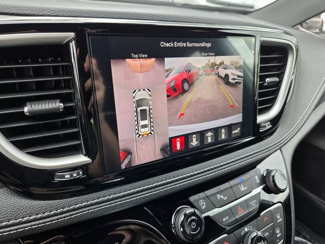 New 2027 Chrysler Pacifica Select w/ Family Tech Group FWD image 32
