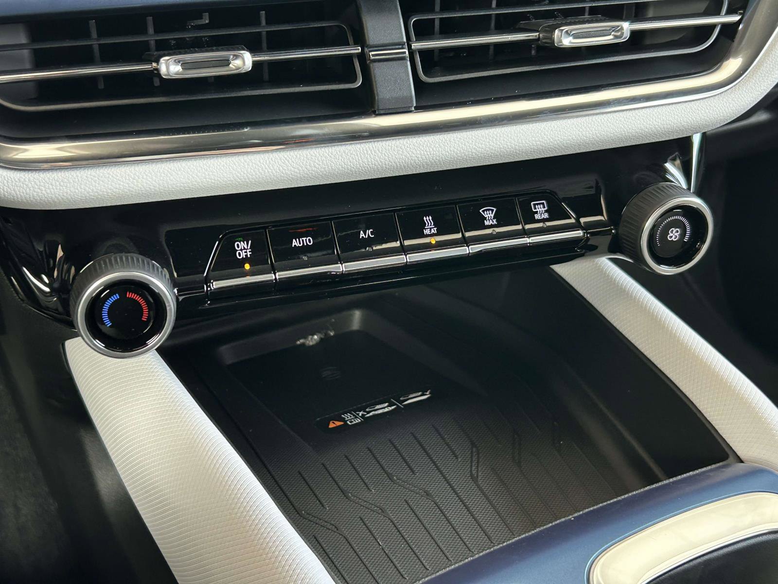 New 2026 Chevrolet Equinox EV LT image 25