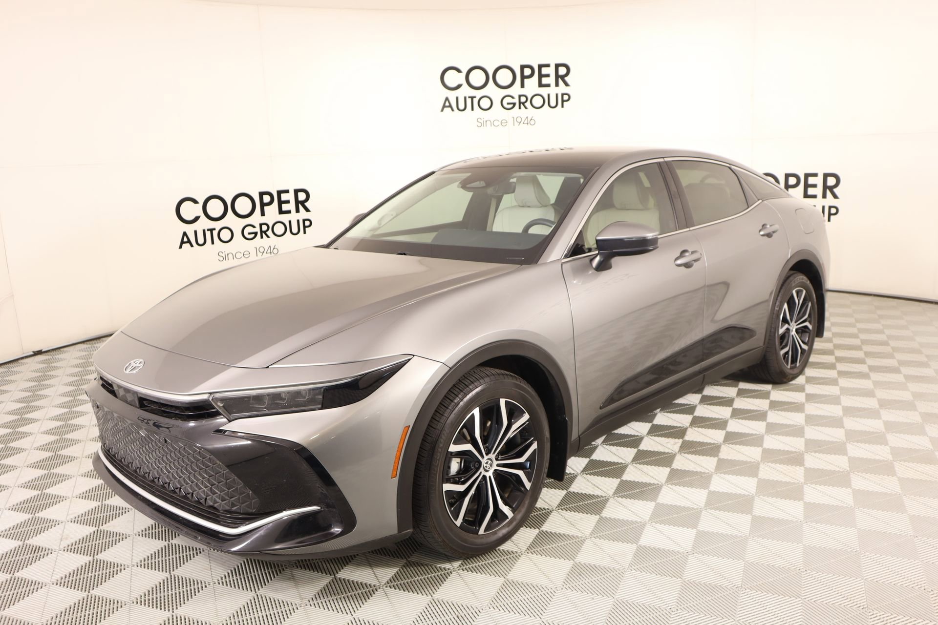 Used 2024 Toyota Crown Limited image 10