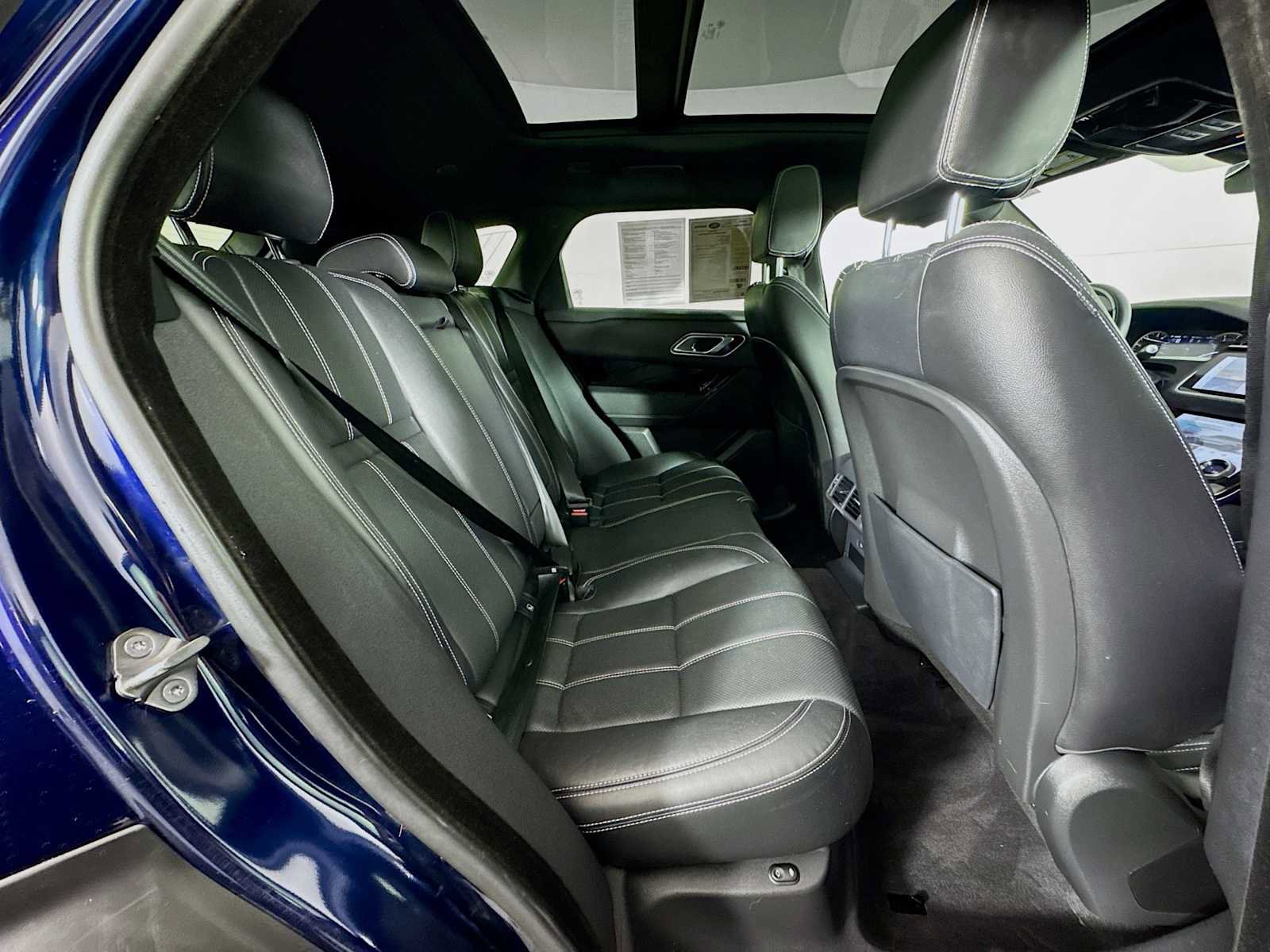 Used 2023 Land Rover Range Rover Velar R-Dynamic S image 27