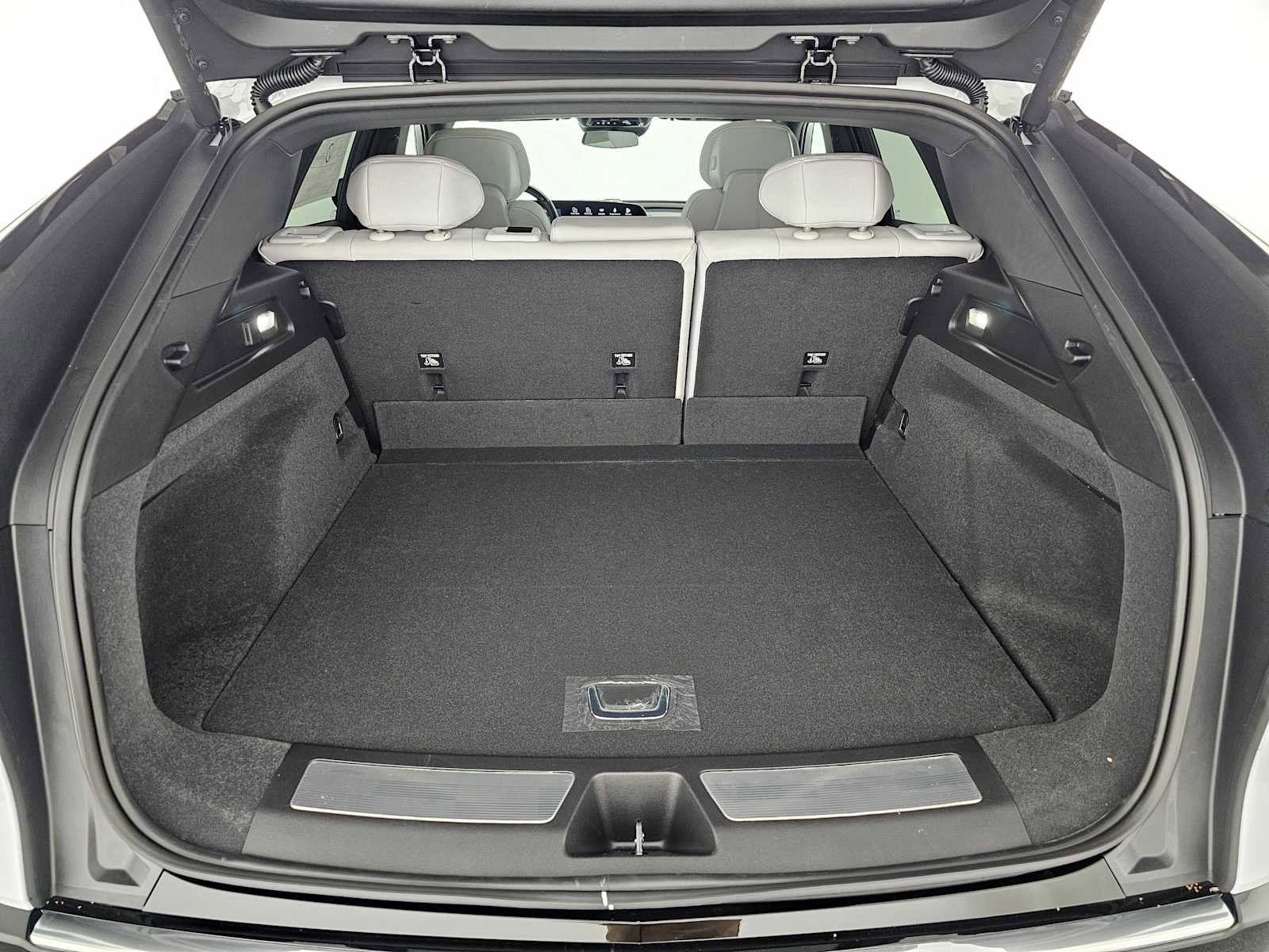 Used 2026 Cadillac Lyriq Luxury w/ LPO, Floor Liner Package image 14