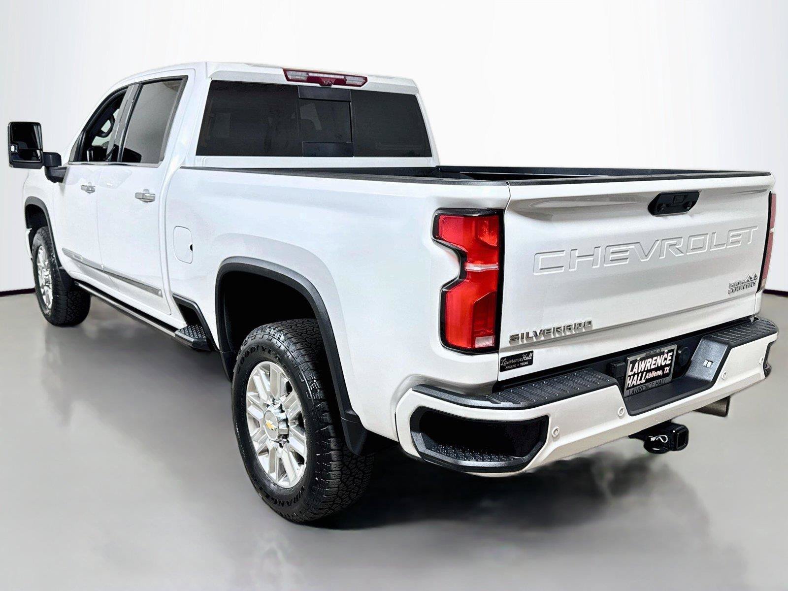 Certified 2025 Chevrolet Silverado 2500 High Country w/ Technology Package AWD/4WD image 6