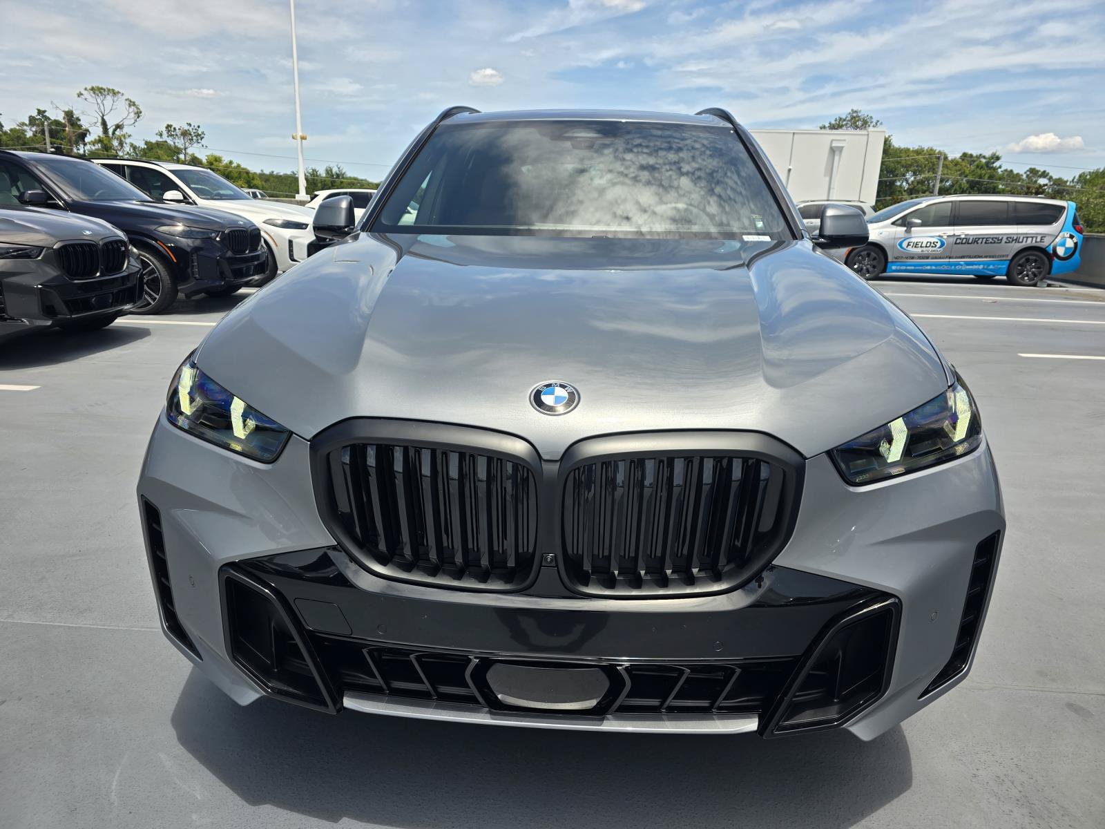 New 2026 BMW X5 xDrive40i w/ Executive Package AWD/4WD image 2