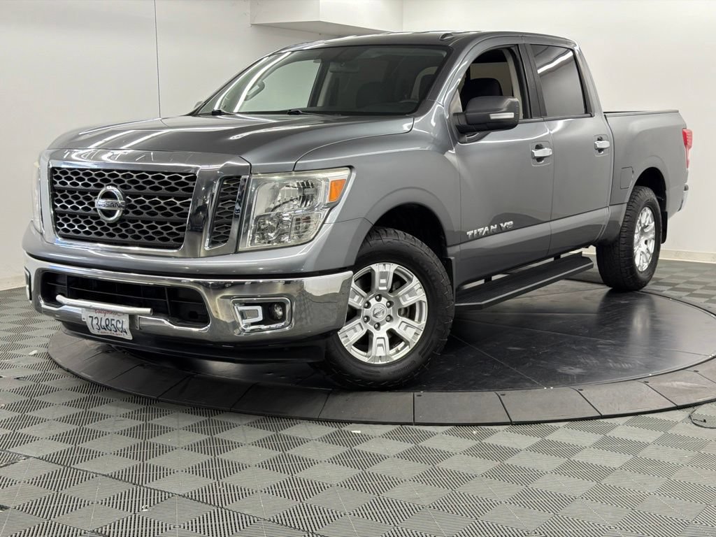 Used 2018 Nissan Titan SV RWD image 3