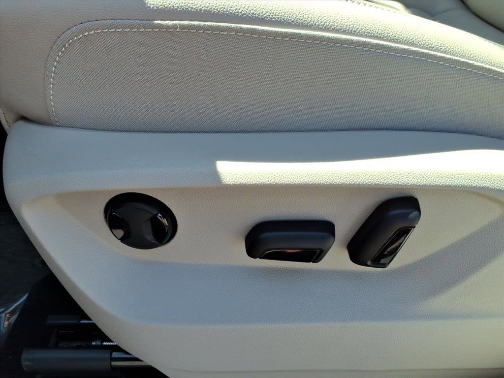 New 2026 Volkswagen Atlas SE image 12