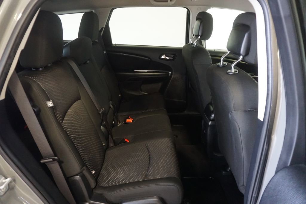 Used 2019 Dodge Journey SE FWD image 21