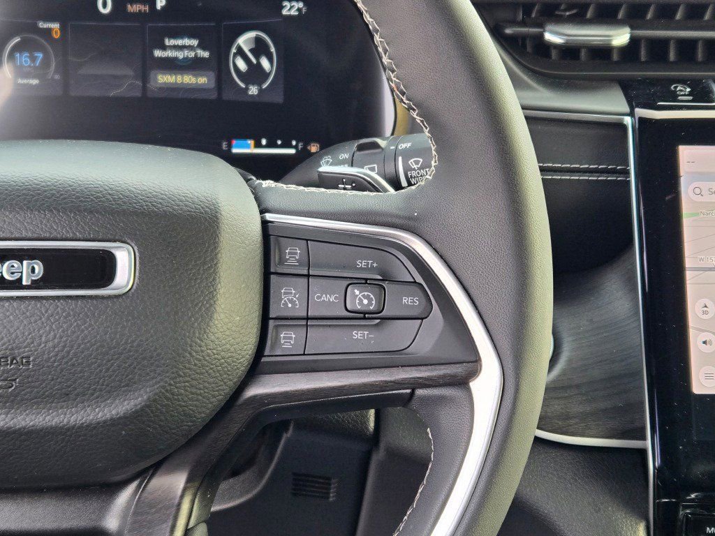 Used 2024 Jeep Grand Cherokee Limited w/ Black Appearance Package image 32