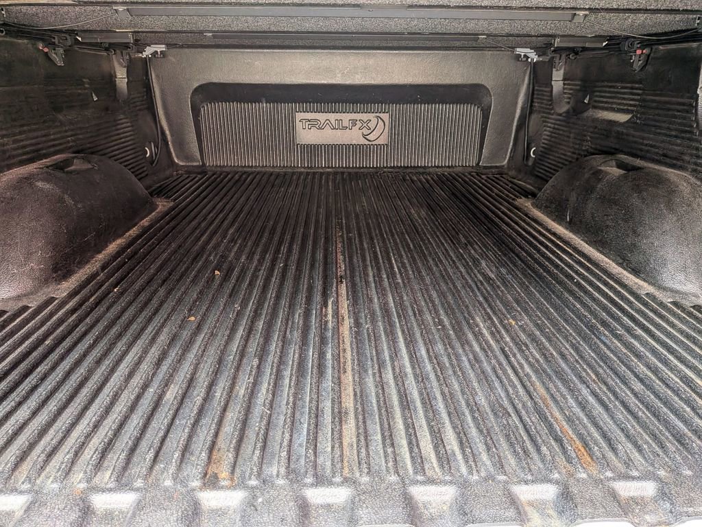 Used 2019 Chevrolet Silverado 1500 LT RWD image 22