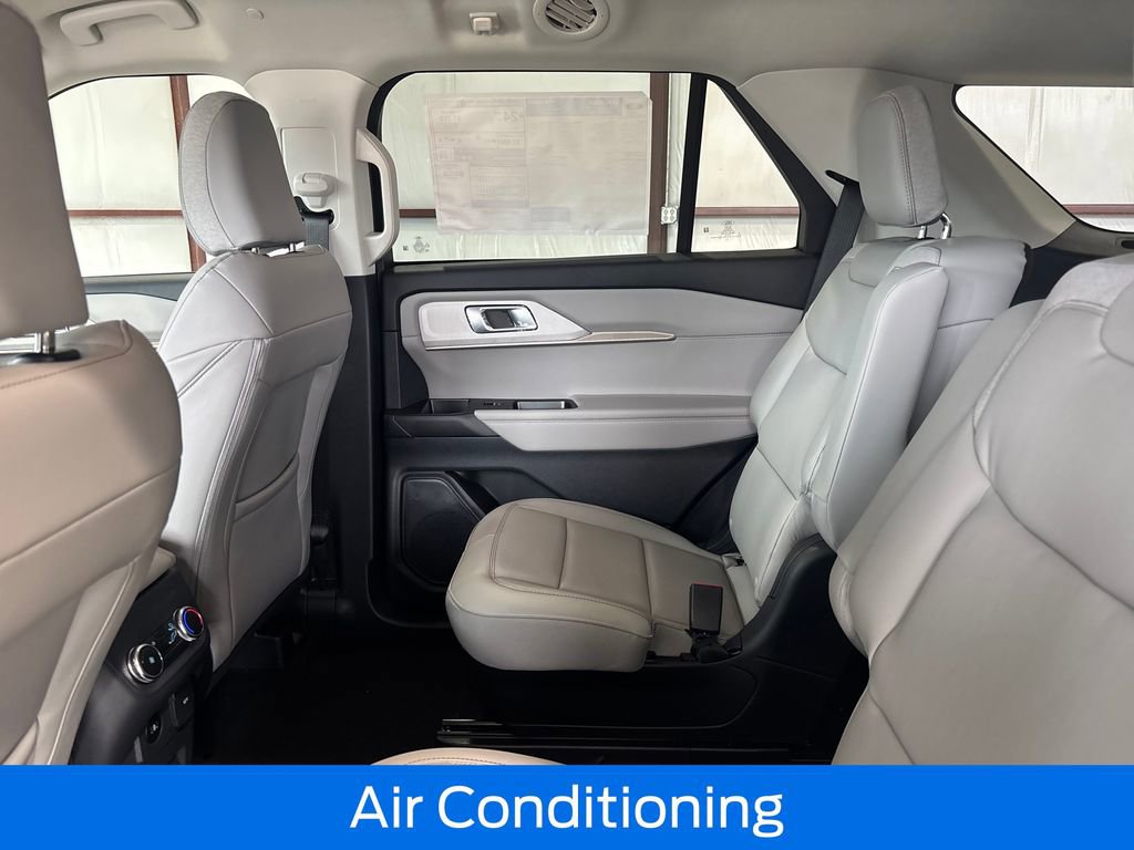 New 2026 Ford Explorer Active w/ Active Comfort Package RWD image 15