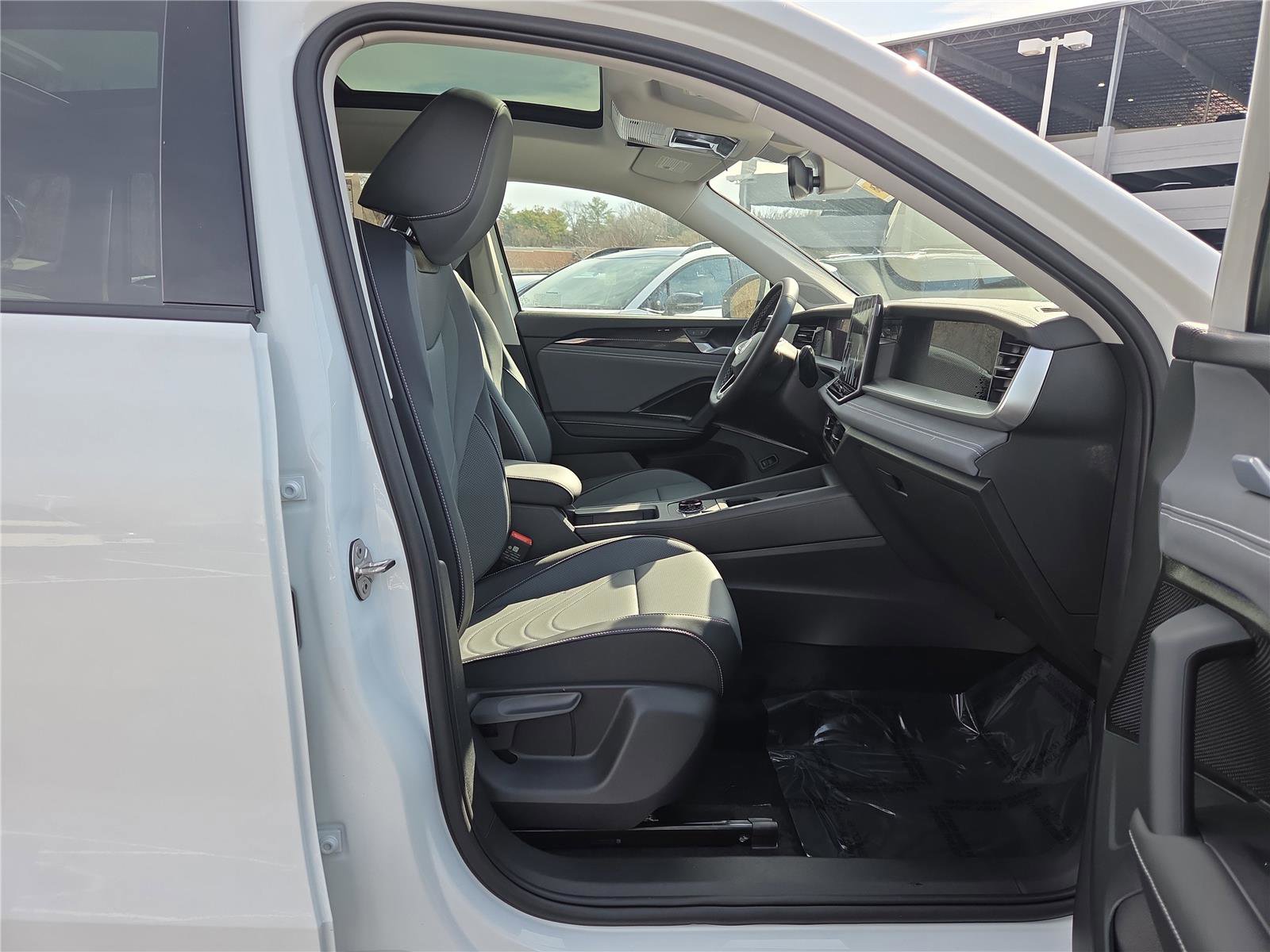 New 2026 Volkswagen Tiguan SE image 25