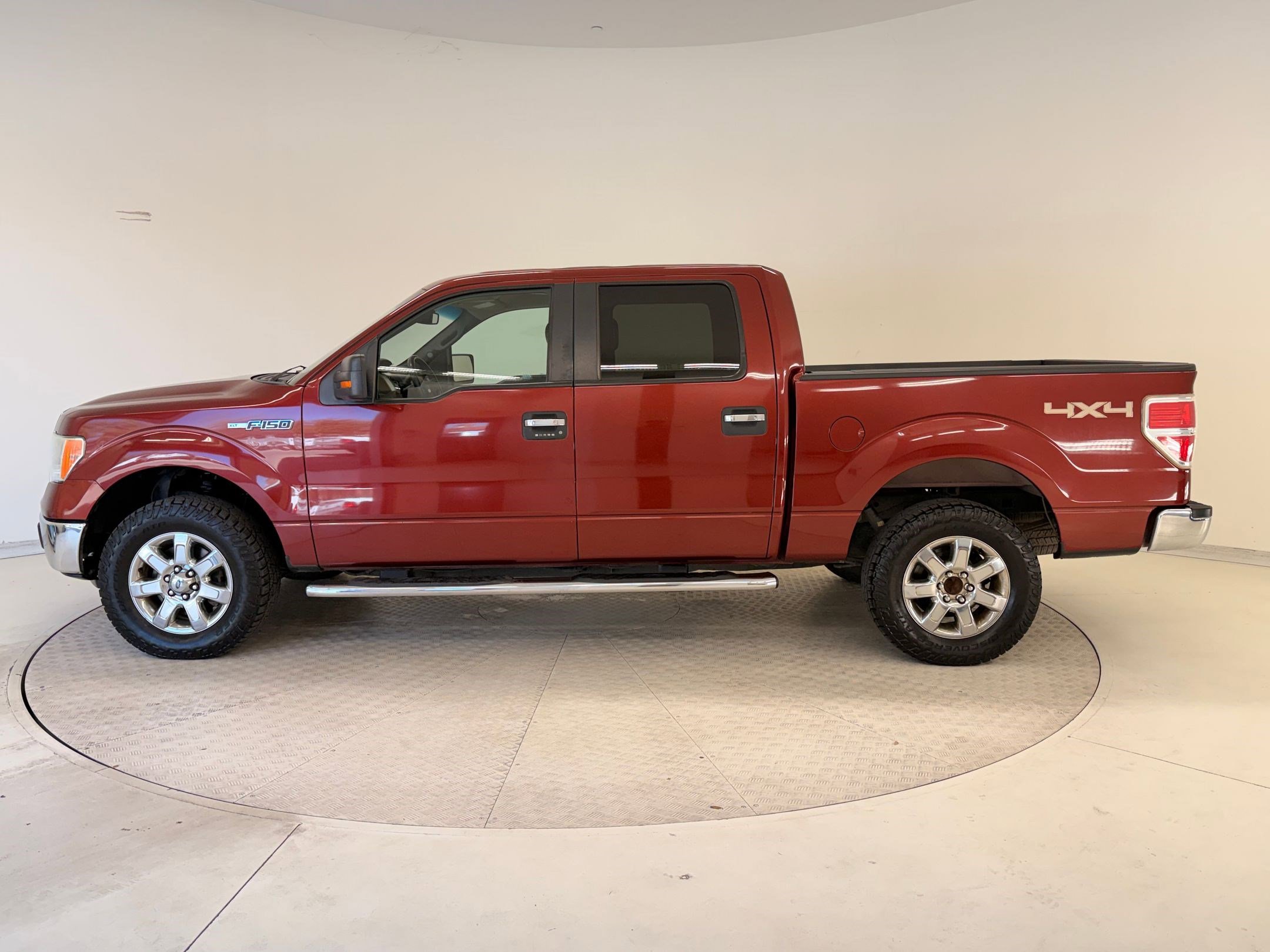 Used 2014 Ford F150 XLT w/ XLT Chrome Package image 2