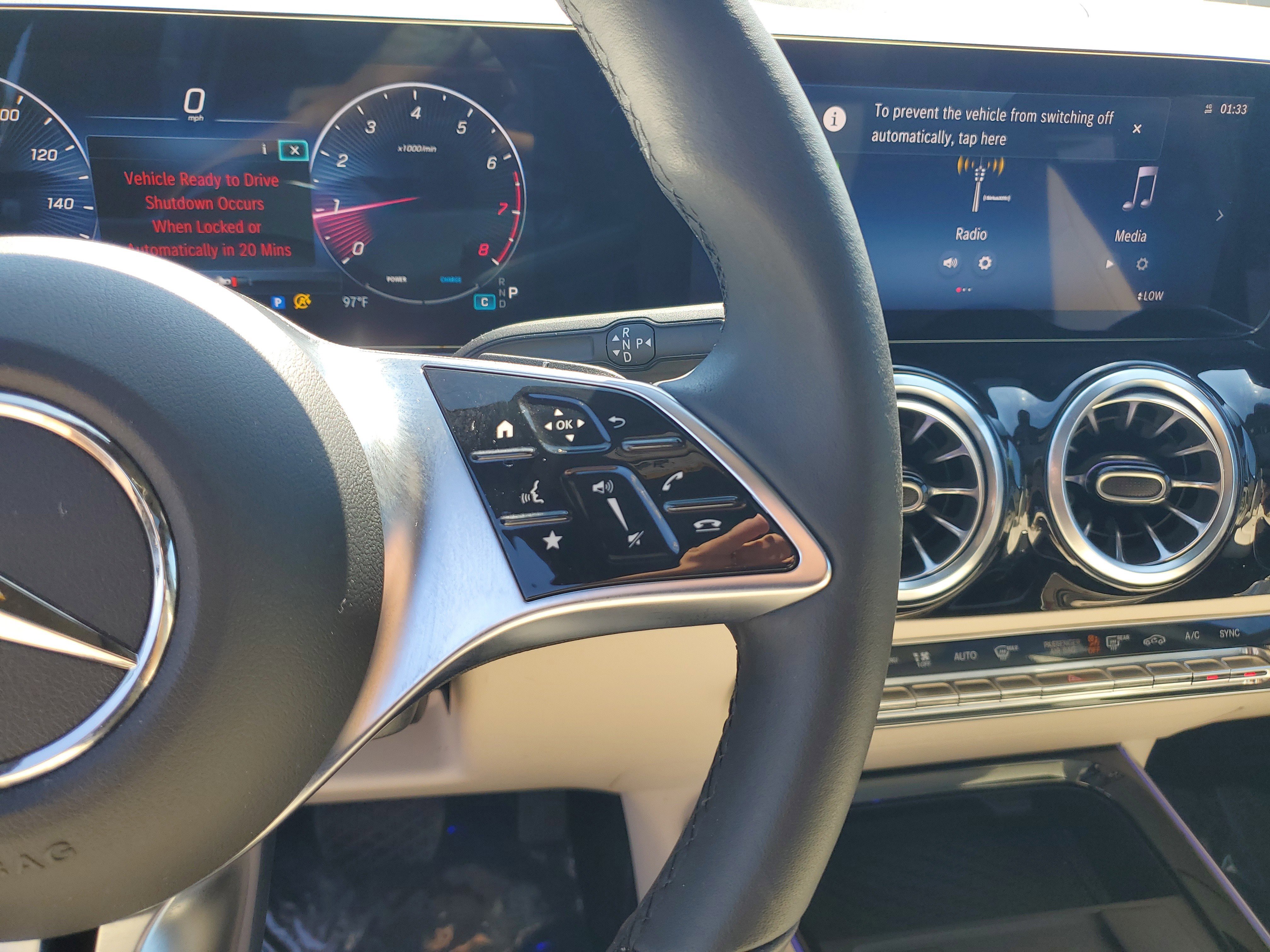 Certified 2025 Mercedes-Benz GLA 250 image 32