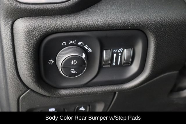 Used 2025 RAM 1500 Laramie AWD/4WD image 22