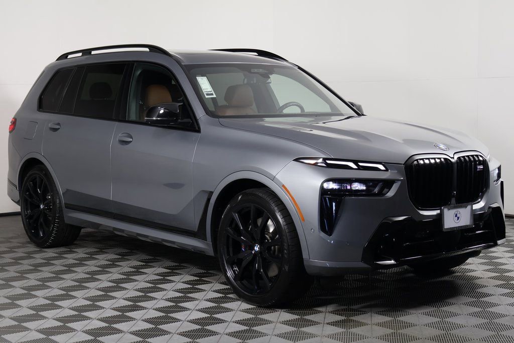 Used 2024 BMW X7 M60i w/ Executive Package image 3