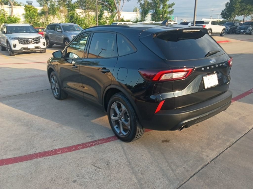 Used 2025 Ford Escape ST-Line AWD/4WD image 8