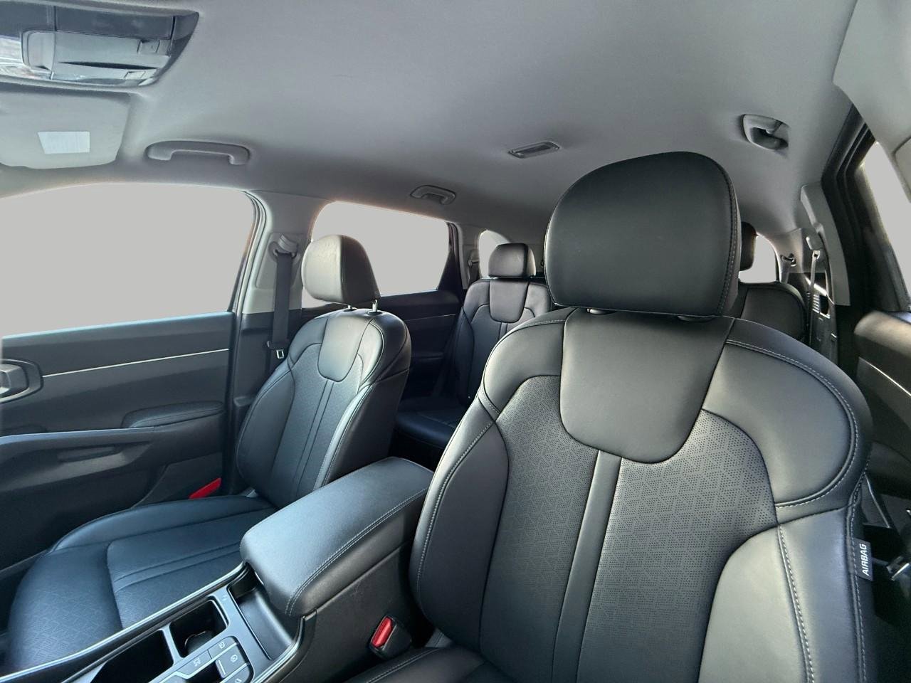 Used 2024 Kia Sorento EX image 44