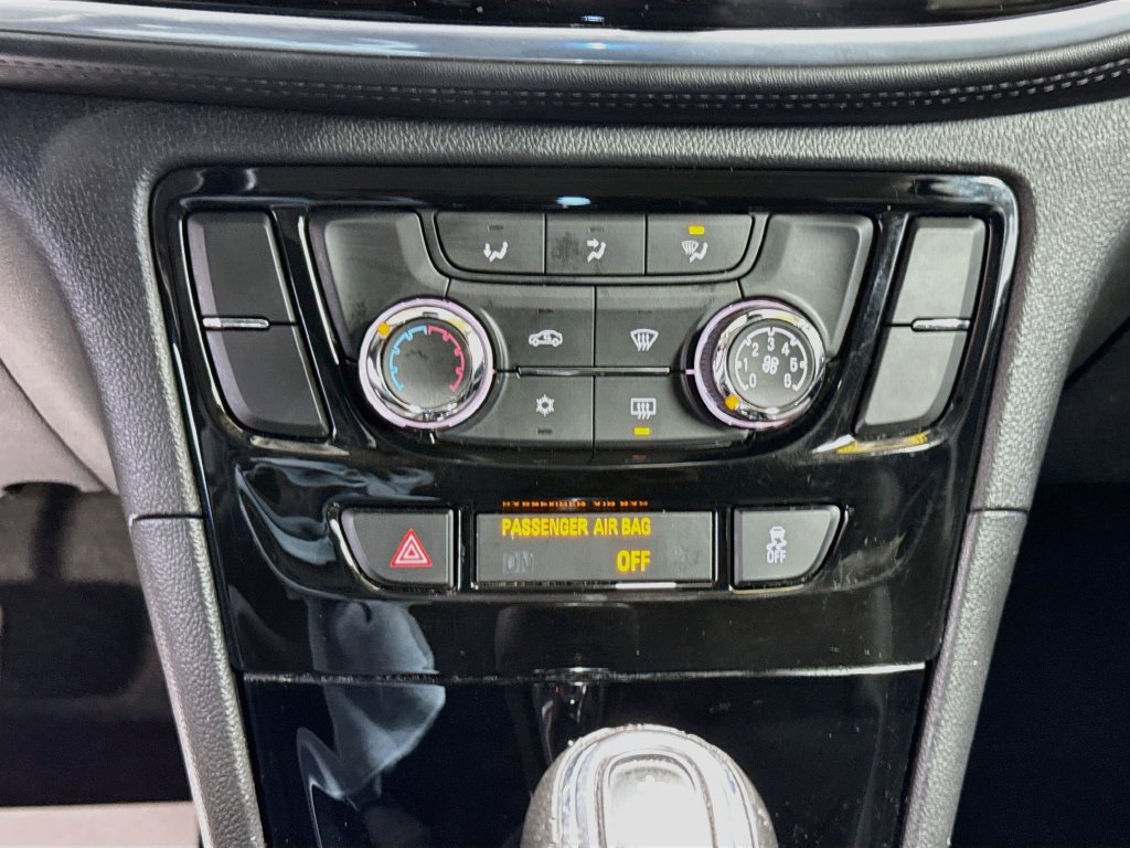 Used 2020 Buick Encore Preferred FWD image 16