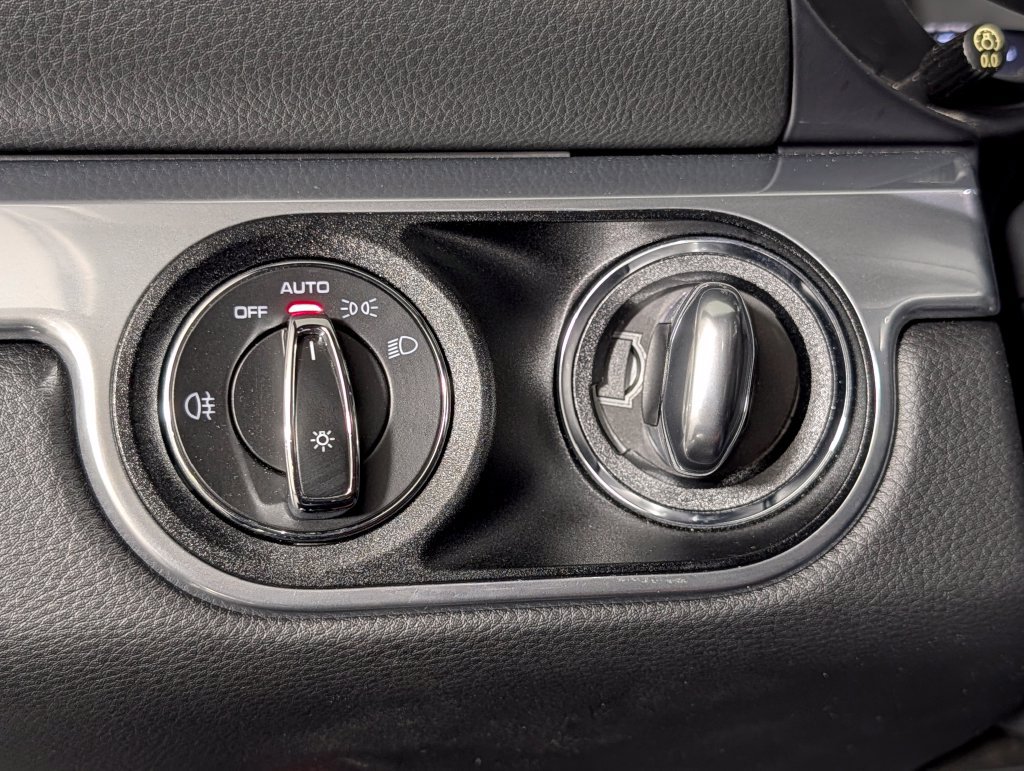 Certified 2019 Porsche 718 Boxster RWD image 30