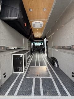 Used 2021 Mercedes-Benz Sprinter 2500 image 35