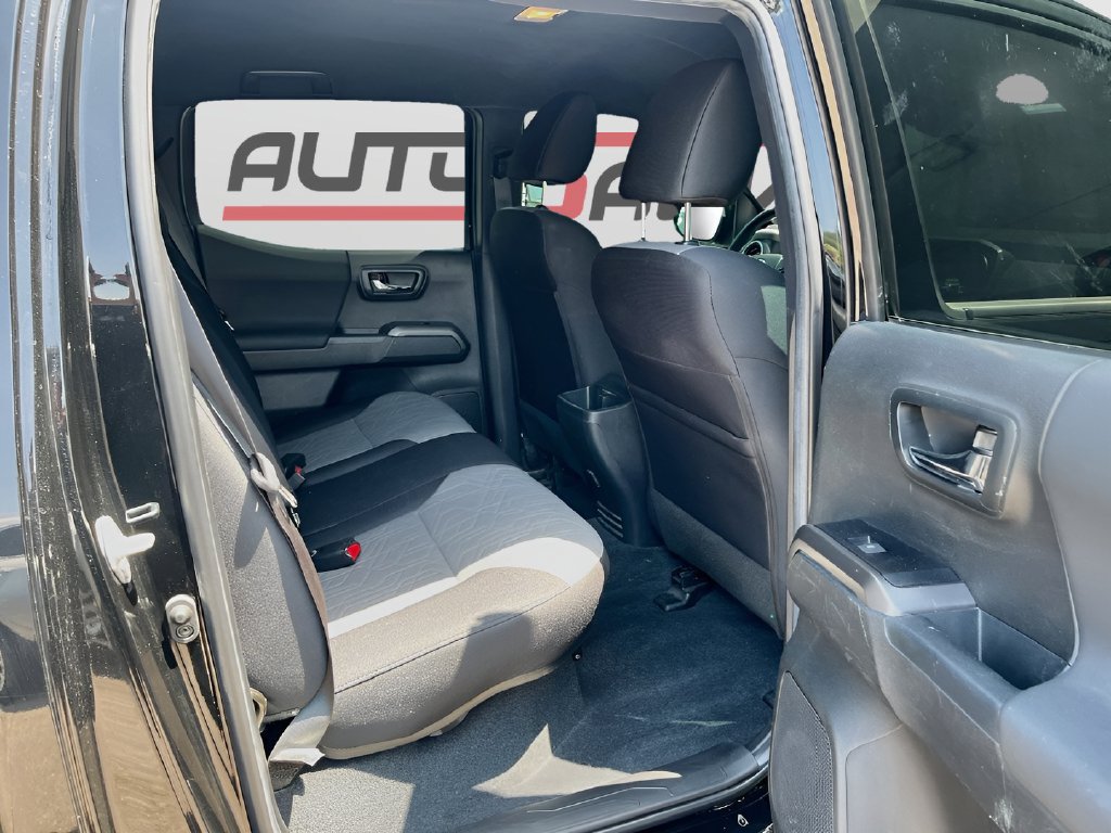 Used 2022 Toyota Tacoma TRD Off-Road AWD/4WD image 24