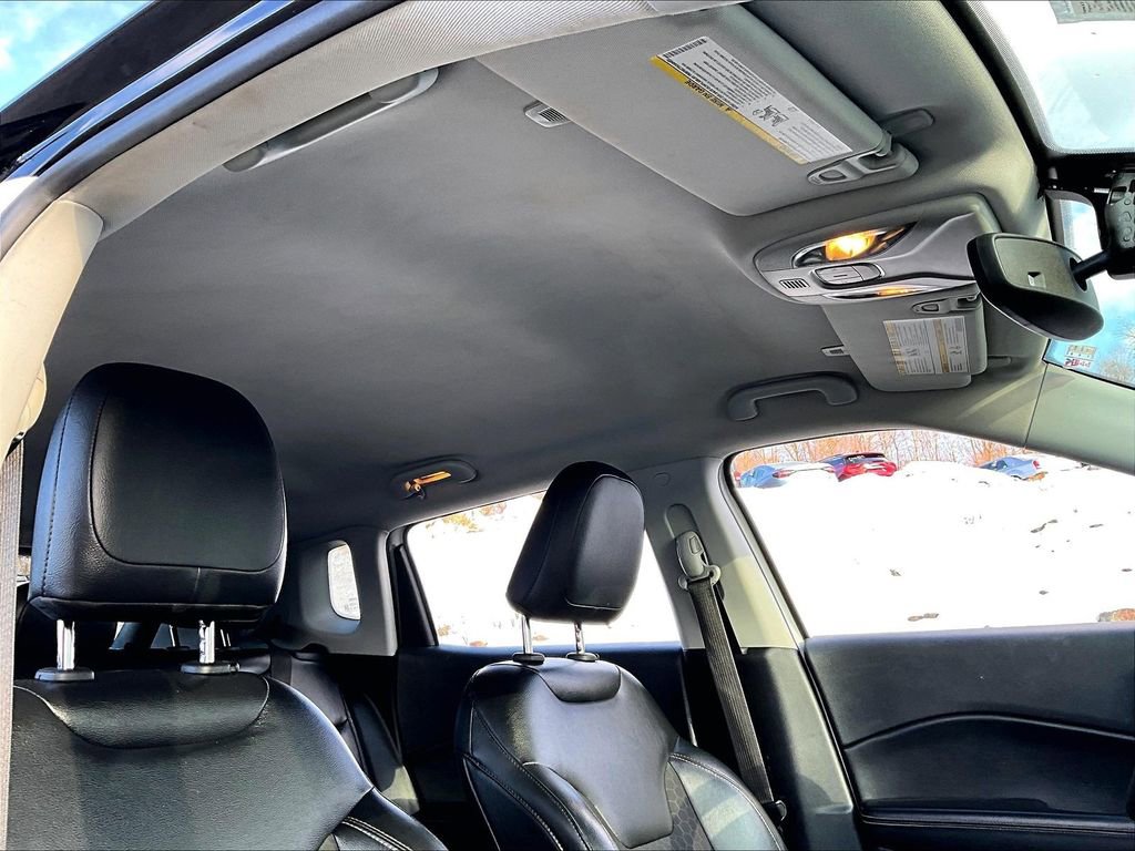 Used 2018 Jeep Compass Latitude w/ Popular Equipment Group image 19