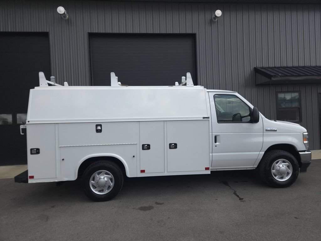 Used 2021 Ford E-350 and Econoline 350 Super Duty w/ Power Windows & Locks Group RWD image 4