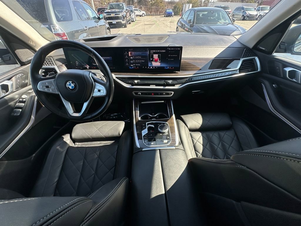 Used 2024 BMW X7 xDrive40i w/ Premium Package image 25