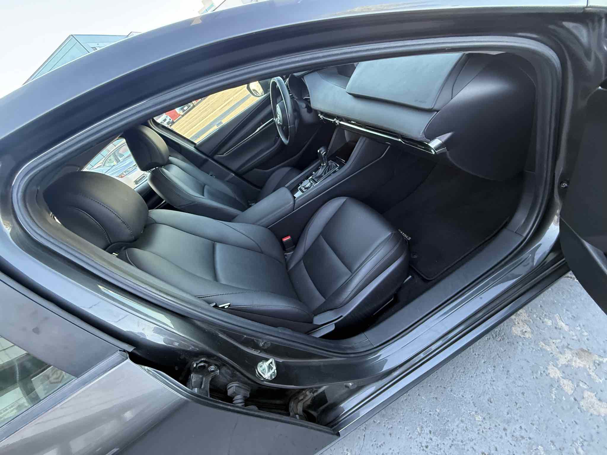 Used 2019 MAZDA MAZDA3 Sedan w/ Preferred Package image 39