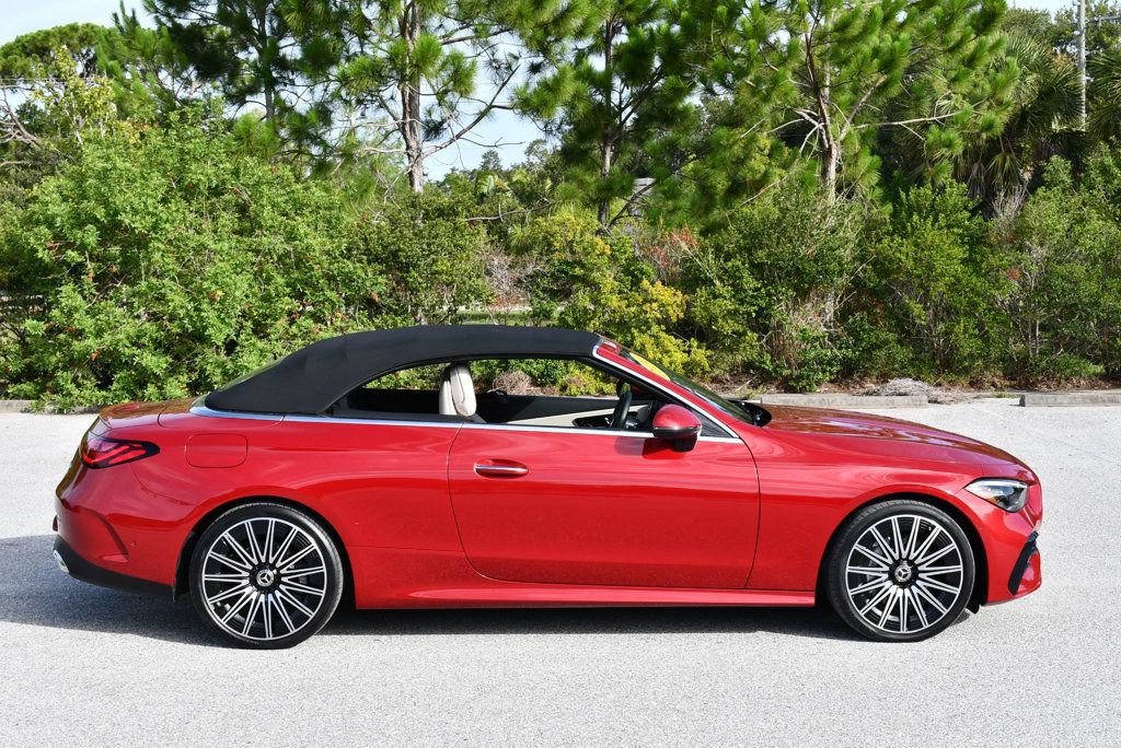 Used 2024 Mercedes-Benz CLE 300 4MATIC Cabriolet image 50