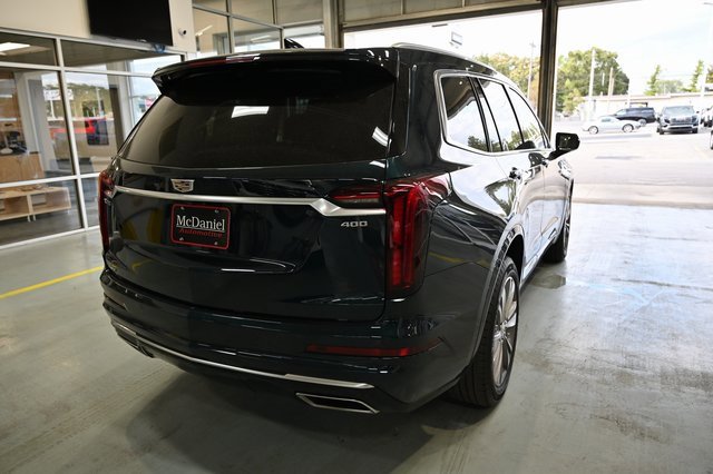 Used 2025 Cadillac XT6 Premium Luxury image 5