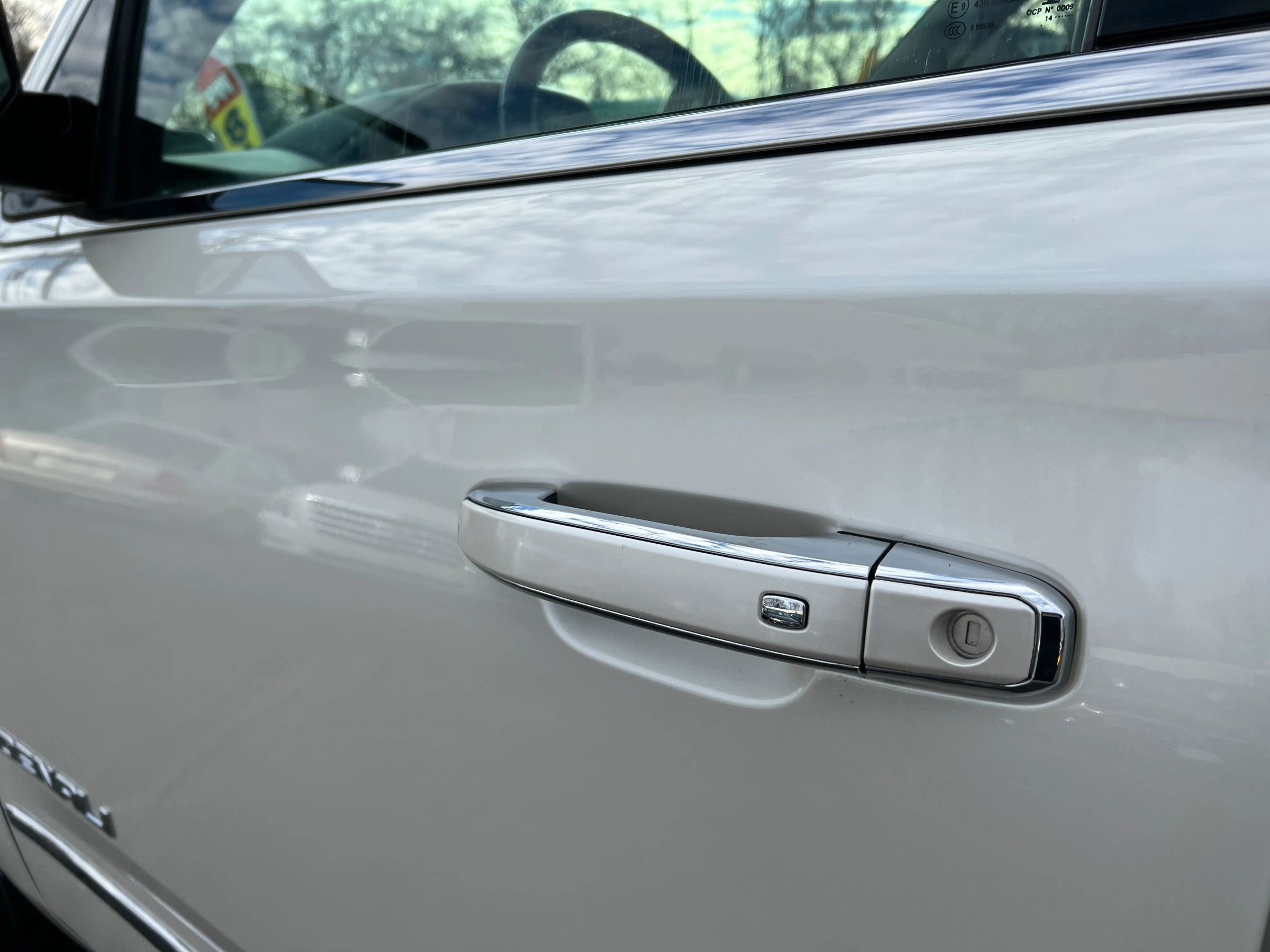 Used 2015 GMC Yukon Denali image 33