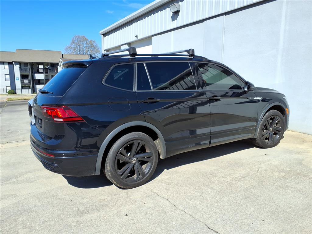Used 2024 Volkswagen Tiguan SE R-Line image 3