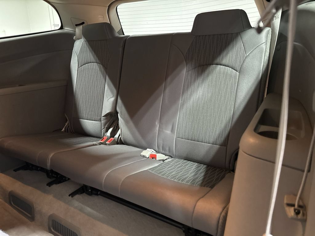 Used 2015 Chevrolet Traverse LS FWD image 23