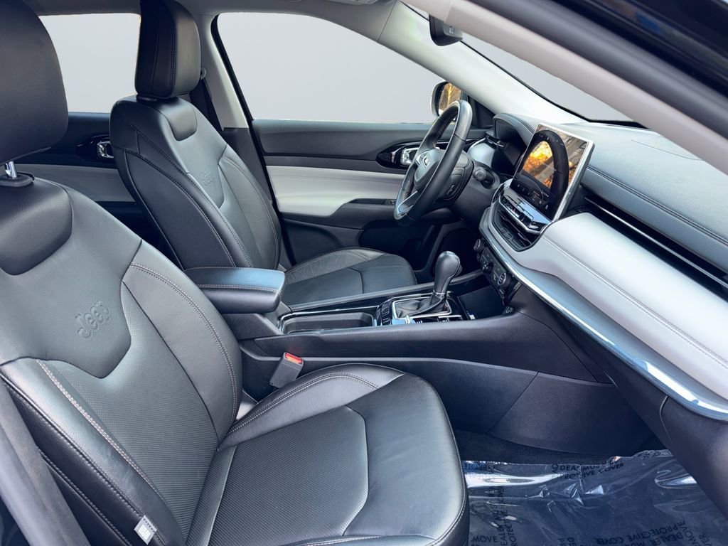 Used 2022 Jeep Compass Limited image 15