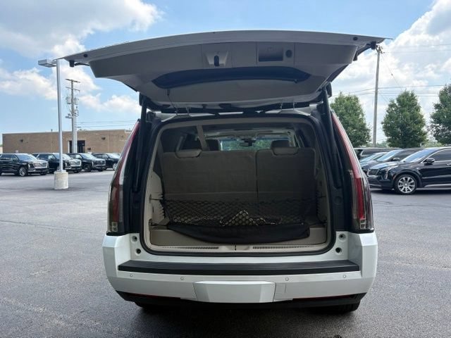 Used 2019 Cadillac Escalade Luxury AWD/4WD image 6