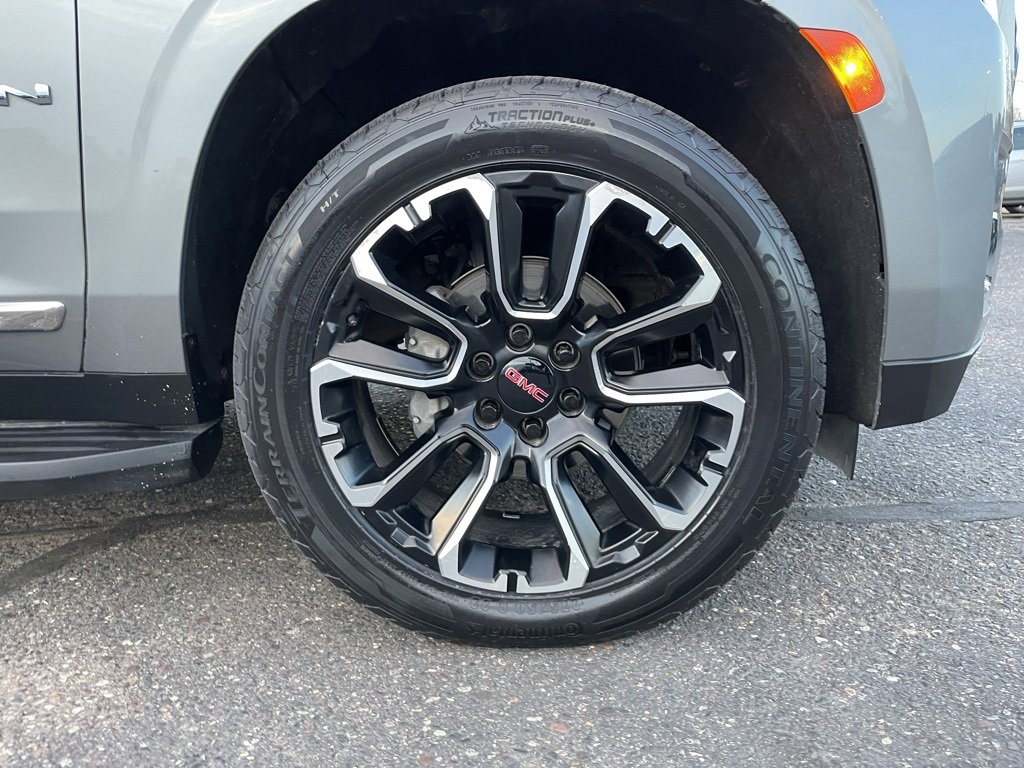 Used 2023 GMC Yukon XL SLT image 18