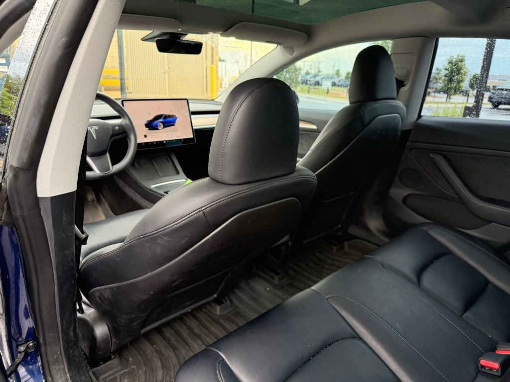 Used 2023 Tesla Model 3 Standard Range image 9