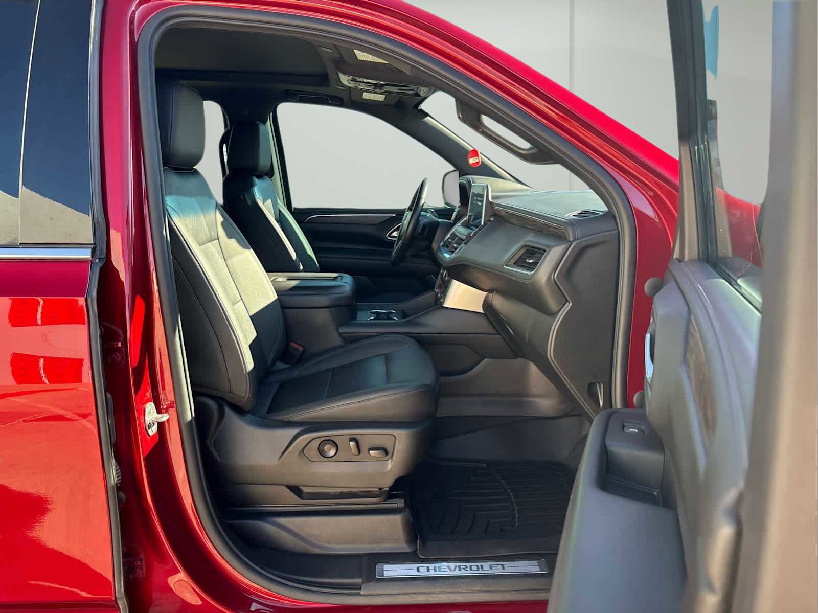 Used 2022 Chevrolet Tahoe LT w/ LT Signature Package image 18