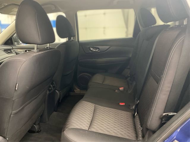 Used 2020 Nissan Rogue SV image 11