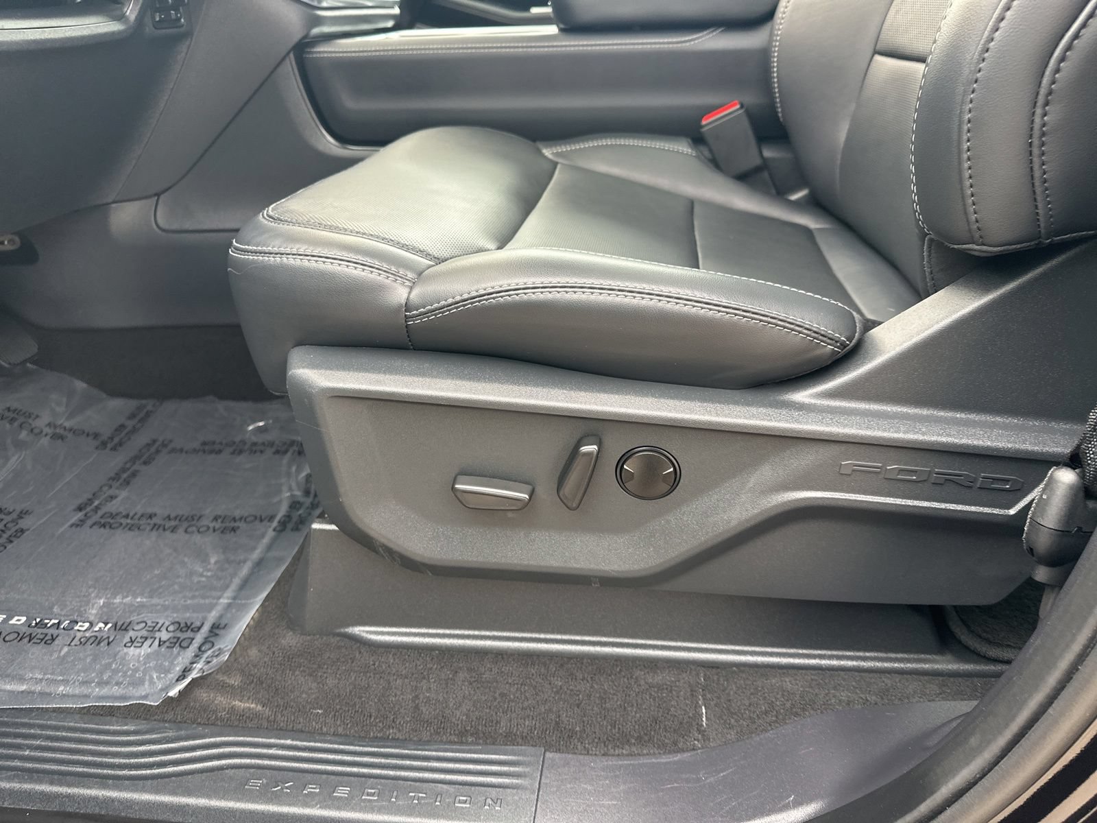 Used 2025 Ford Expedition Max Platinum AWD/4WD image 18