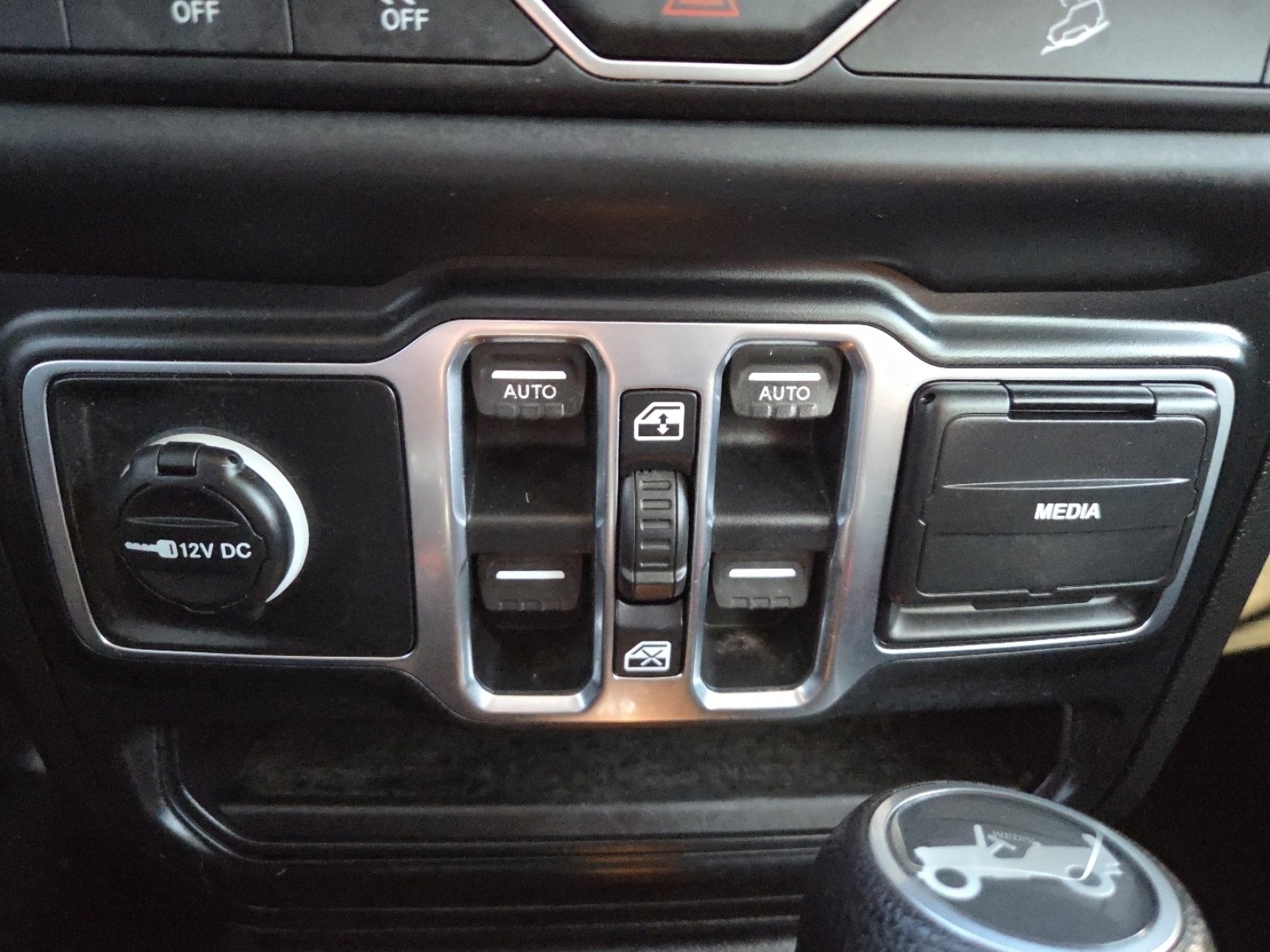 Used 2018 Jeep Wrangler Unlimited Sport S image 28