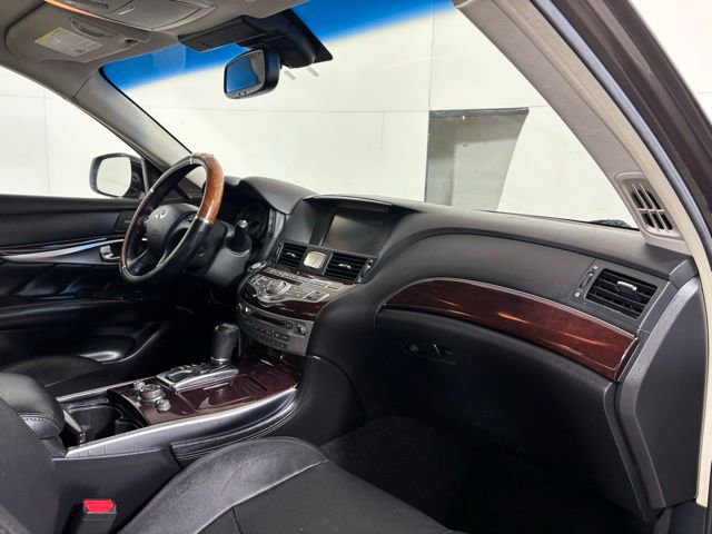 Used 2017 INFINITI Q70 3.7 RWD image 23